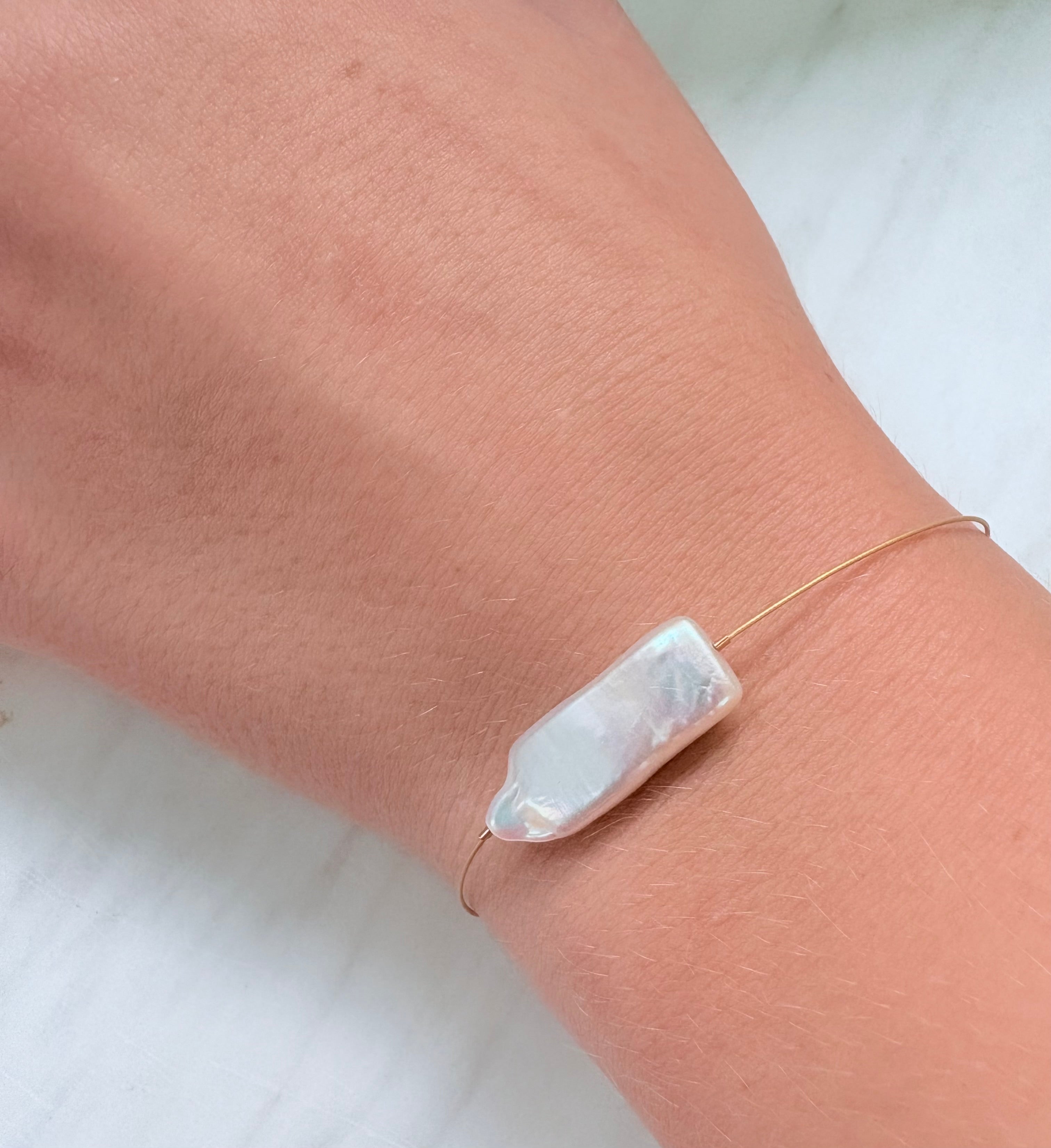 Gold Dainty 1 Pearl 6.5in